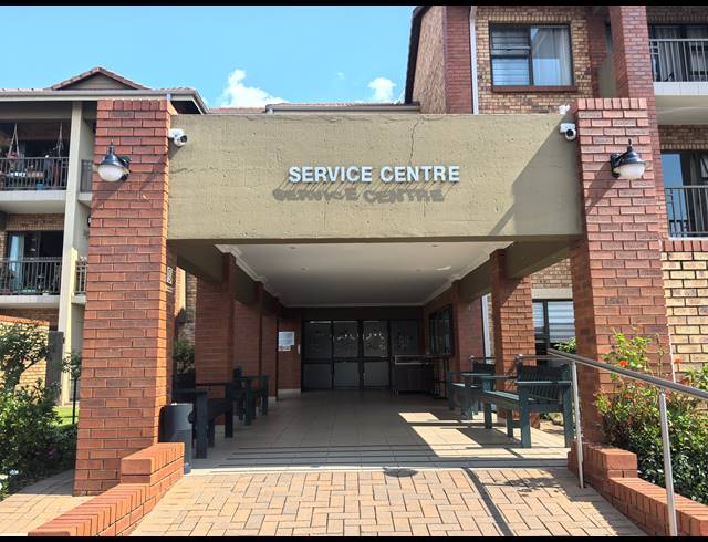 1 BEDROOM TOWNHOUSE FOR SALE IN OLIVEDALE